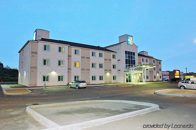 埃斯特万6号汽车旅馆 Estevan 外观 照片